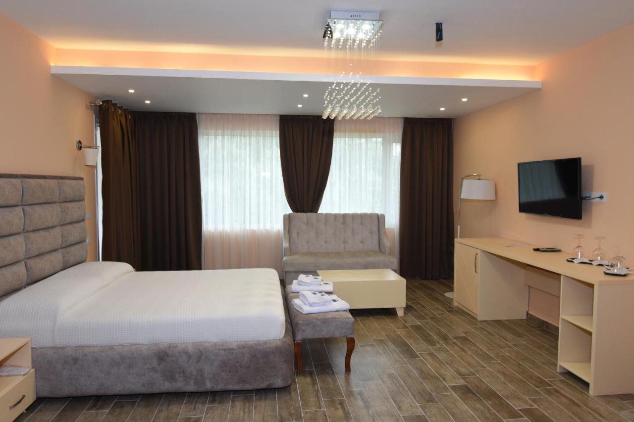 Monte Mare Hotel Влёра Экстерьер фото